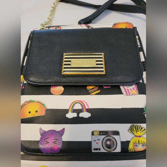 Betsy Johnson Emoji Cross Body Bag - Picture 2 of 7